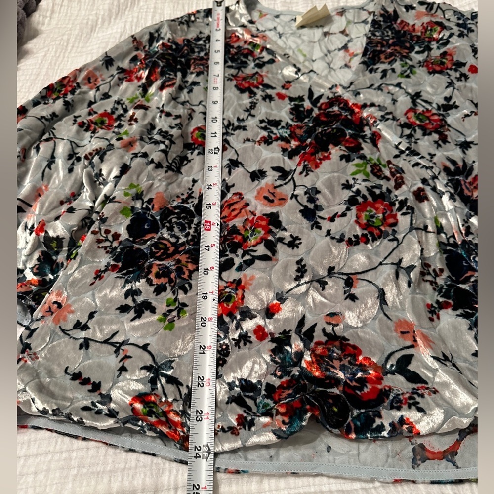 Maeve Kimono Sleeve Velvet Blouse - Picture 11 of 12